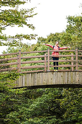 포토 JPG 주간 전신 나무 여자 여유 여행 팔벌리기 휴식 한국 한명 서기 사람 동양인 손짓 20대 성인 야외 앞모습 제주도 트래킹 한국인 숲 상쾌 가교 여자만 여자한명만 성인여자만 청년만 청년여자만 성인한명만 청년여자한명만 성인여자한명만 성인만 국내포토 자연요소 식물 1 건축물 감정 아시아 뷰포인트 컨셉 모션 레저 인종 청년 파일형식