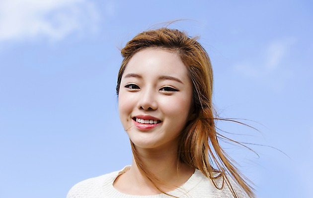 포토 JPG 주간 구름 여자 여유 여행 하늘 휴식 한국 한명 서기 미소 사람 동양인 상반신 20대 성인 야외 앞모습 제주도 산책 한국인 여자만 여자한명만 성인여자만 청년만 청년여자만 성인한명만 청년여자한명만 성인여자한명만 성인만 국내포토 자연요소 1 감정 아시아 뷰포인트 컨셉 모션 표정 인종 청년 파일형식