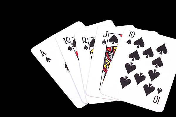 포토 JPG 해외이미지 놀이 성공 주택 사람없음 빨간색 초록색 검은색 경쟁 게임 하트 우승 신용카드 행운 도박 위험 왕 삽 가득함 카지노 포커 잭 여왕 고립 에이스 직진 해외202004 해외포토 모양 컬러 컨셉 건물 금융 최고 트럼프 파일형식 이미지허브