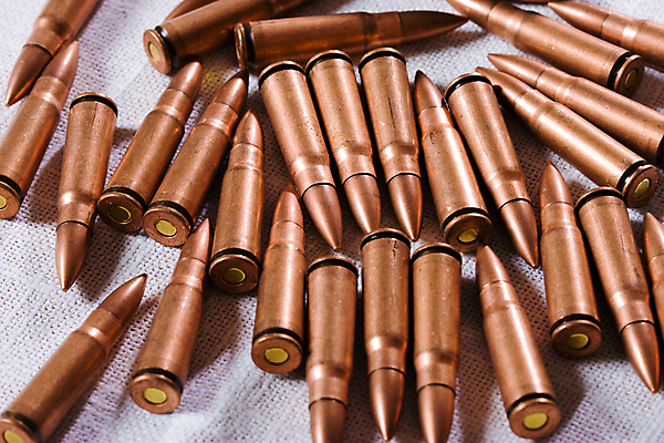 포토 JPG 해외이미지 무기 사람없음 금속 위험 군용 팔 총알 옛날 해외202004 해외포토 컨셉 재질 군대 신체부위 파일형식 이미지허브