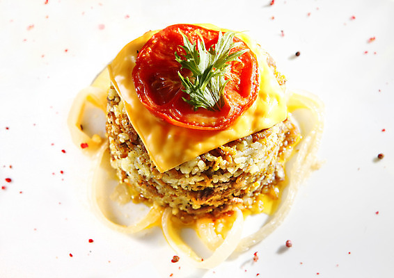 포토 JPG 해외이미지 음식 토마토 채소 과일 밥 양파 치즈 사람없음 빨간색 노란색 식당 식사 샐러드 튀김 맛 허브 향신료 매움 후추 해외202004 해외포토 식물 컬러 컨셉 유제품 상점 향미료 파일형식 이미지허브