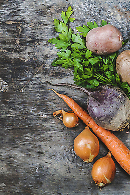 포토 JPG 해외이미지 웰빙 채소 양파 감자 실내 파슬리 사람없음 하이앵글 당근 신선 유기농 비트 카피스페이스 나무배경 해외202004 해외포토 뷰포인트 백그라운드 뿌리채소 내부 공백 파일형식 이미지허브