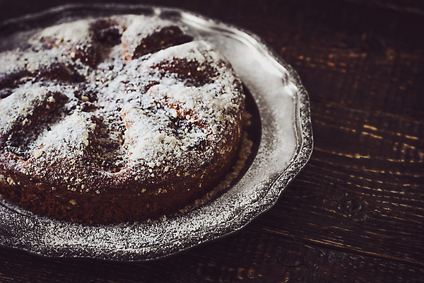 포토 JPG 해외이미지 전통 접시 음식 과일 탁자 디저트 요리 사람없음 목재 가로 과자 케이크 금속 얼음 어둠 희망 수확 흰색 달콤 맛 가루 설탕 굽기 매움 반죽 부드러움 카페테리아 옛날 페스츄리 해외202004 해외포토 자연요소 나무 식기 감정 빵 컬러 가구 컨셉 농업 재료 재질 감각 구이 파일형식 이미지허브