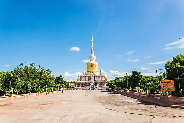 포토 JPG 해외이미지 디자인 외관 아시아 종교 문화 조각 여행 불교 건축양식 태국 자연 하늘 뼈 미술 사람없음 건물 장식 초록색 파란색 노란색 믿음 골동품 사찰 역사 건축가 심볼 신성 신화 동쪽 사리탑 숭배 신앙심 옛날 전설 존경 해외202004 해외포토 직업 건축물 건축 감정 나라 컬러 종교건축 문화예술 탑 방향 생태계 파일형식 이미지허브