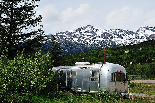 포토 JPG 해외이미지 산 주택 사람없음 여름 알래스카 해외202004 해외포토 계절 건물 미국 파일형식 이미지허브