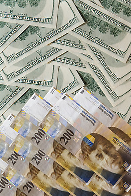 포토 JPG 해외이미지 유럽 종이 백그라운드 컨셉 지폐 돈 비즈니스 사람없음 금융 경제 세계 글로벌 쌓기 달러 미국 그룹 재산 주식 심볼 스위스 사인 보따리 무역 질감 투자 상업 가치 흙더미 계산서 월급 대출 수입 많음 해외202004 해외포토 나라 산업 북아메리카 모션 흙 파일형식 더미 이미지허브