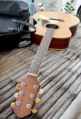 포토 JPG 해외이미지 악기 음악 가방 노래 휴식 사람없음 목재 소리 기타 대나무 책상 리듬 해외202004 해외포토 나무 잡화 가구 컨셉 재료 현악기 문화예술 파일형식 이미지허브