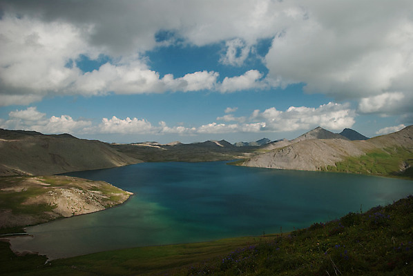 포토 JPG 해외이미지 백인 구름 호수 스포츠 여행 하늘 휴가 산 사람없음 초록색 물 여름 파란색 남쪽 추적 조지아 해외202004 해외포토 자연요소 서양인 계절 컬러 모션 방향 동유럽 파일형식 이미지허브