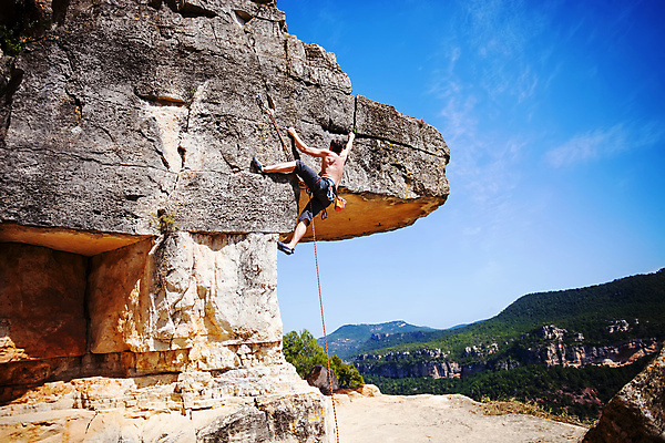 포토 JPG 해외이미지 주간 전신 남자 밧줄 하늘 산 한명 성인 야외 뒷모습 암벽 오르기 암벽등반 암벽등반가 성인남자한명만 해외202004 해외포토 자연요소 1 줄 뷰포인트 모션 사람 등산 남자한명만 성인남자만 파일형식 이미지허브