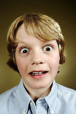 포토 JPG 해외이미지 백인 캐릭터 남자 감정 얼굴 한명 사람 10대 금발 머리 놀람 표현 충격 바보 해외202004 해외포토 서양인 1 헤어스타일 청소년 표정 신체부위 파일형식 이미지허브