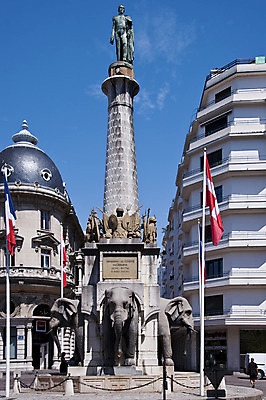 포토 JPG 해외이미지 아이콘 코끼리 사람없음 세로 프랑스 분수 양배추 해외202004 해외포토 유럽 채소 포유류 파일형식 이미지허브