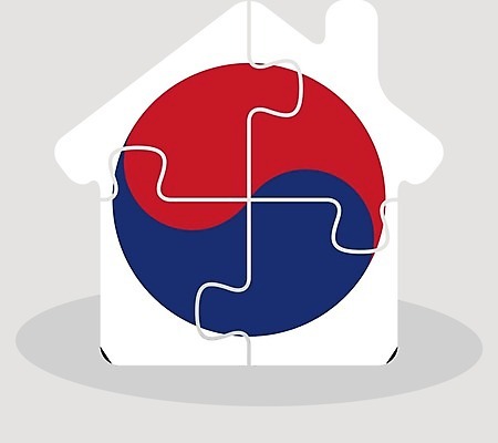 EPS 해외이미지 백그라운드 일러스트 가정 가족 지붕 아파트 주택 한국 잔디 내부 건물 상자 축구 흰색 깃발 퍼즐 플랫 콘도 지역 고립 전국 주거지 판잣집 해외202004 해외일러스트 식물 건축물 아시아 컬러 관계 숙소 구기 파일형식 벡터 건축 나라 스포츠 이미지허브