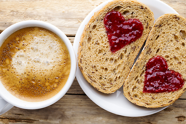 포토 JPG 해외이미지 커피 음식 빵 조각 부분 딸기 샌드위치 사람없음 빨간색 하트 잼 자르기 오브젝트 슬라이스 젤리 버터 점심식사 해외202004 해외포토 모양 음료 컬러 과일 모션 디저트 식사 소스_음식 파일형식 이미지허브