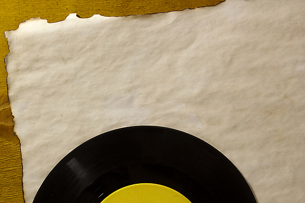 포토 JPG 해외이미지 음악 노래 놀이 미술 사람없음 목재 가로 소리 수확 원형 역사 클래식 앨범 향수 오브젝트 복고 디스코 축음기 비닐 선로 옛날 해외202004 해외포토 도형 나무 음향기기 컨셉 농업 재료 재질 문화예술 화장품 골동품 춤 파일형식 이미지허브