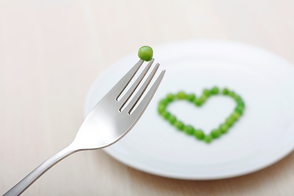 포토 JPG 해외이미지 모양 라이프스타일 접시 행복 포크 다이어트 채소 건강 사랑 사람없음 초록색 빛 저녁식사 하트 몸무게 완두콩 섬유 점심식사 얇은 해외202004 해외포토 식기 감정 컬러 콩 생활 식사 직물 파일형식 이미지허브