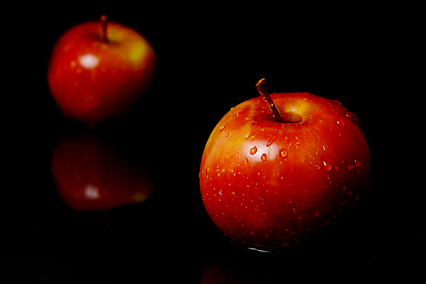 포토 JPG 해외이미지 음식 백그라운드 과일 사람없음 빨간색 검은색 신선 사과 자르기 고립 해외202004 해외포토 컬러 모션 파일형식 이미지허브