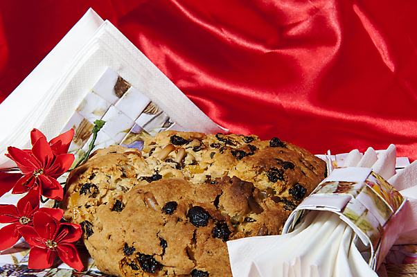 포토 JPG 해외이미지 전통 음식 조각 크리스마스 다이어트 과일 포장 디저트 따뜻함 선물 사람없음 빨간색 산타클로스 케이크 초콜릿 이탈리아 대접 신선 달콤 맛 설탕 굽기 아몬드 버터 내추럴 순록 시나몬 진짜 핸드메이드 해외202004 해외포토 기념일 유럽 컬러 컨셉 건강 견과류 구이 파일형식 이미지허브