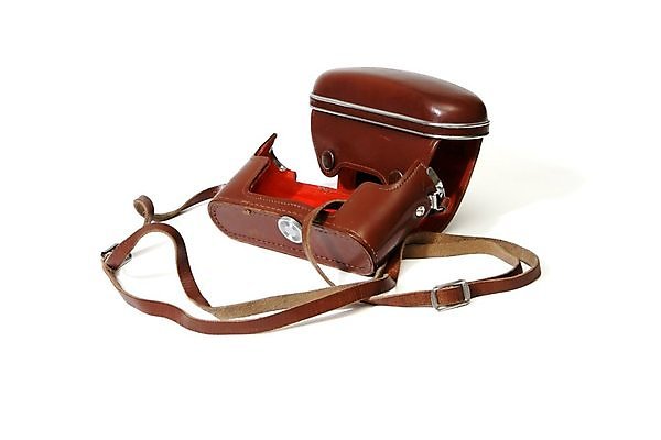 포토 JPG 해외이미지 1 전통 백그라운드 사람없음 빨간색 갈색 카메라 장비 수확 골동품 벨트 흰색 오픈 역사 클래식 가죽 필름 오브젝트 싱글 복고 고립 구식 스트랩 옛날 해외202004 해외포토 잡화 컬러 컨셉 농업 전자제품 파일형식 이미지허브