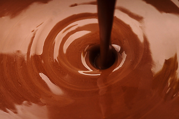 포토 JPG 해외이미지 디자인 음식 파도 백그라운드 곡선 모션 추상 디저트 나선형 사탕 요리 사람없음 갈색 과자 초콜릿 검은색 흐름 소용돌이 회오리 액체 붓기 달콤 맛 크림 질감 웨이브 토핑 성분 코코아 해외202004 해외포토 음료 선 바다 컬러 컨셉 무늬 파일형식 이미지허브