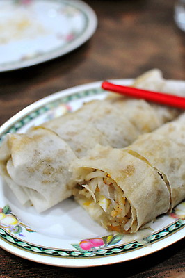 포토 JPG 해외이미지 라이프스타일 접시 문화 음식 다이어트 채소 재료 젓가락 디저트 건강 요리 동양인 사람없음 빨간색 식당 식사 중국 봄 샐러드 흰색 피부 롤 싱가폴 채식주의자 크레이프 스타일 비건 해외202004 해외포토 식기 계절 아시아 컬러 수저 인종 생활 신체부위 상점 채식 파일형식 이미지허브