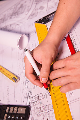 포토 JPG 해외이미지 모델 직업 손 디자인 종이 안경 컨셉 신체 비즈니스 건축양식 탁자 주택 자 미술 사람 사람없음 건물 사무실 연필 공구 엔지니어 재산 플랫 계획 정상 안전모 헬멧 건축가 디자이너 스케치 측정 그림 레이아웃 윤곽 위치 청사진 공학 리빙 진짜 프로젝트 해외202004 해외포토 건축물 잡화 교육 건축 가구 문화예술 문구용품 학용품 신체부위 금융 필기구 도구 기술자 안전장비 보호장비 파일형식 이미지허브