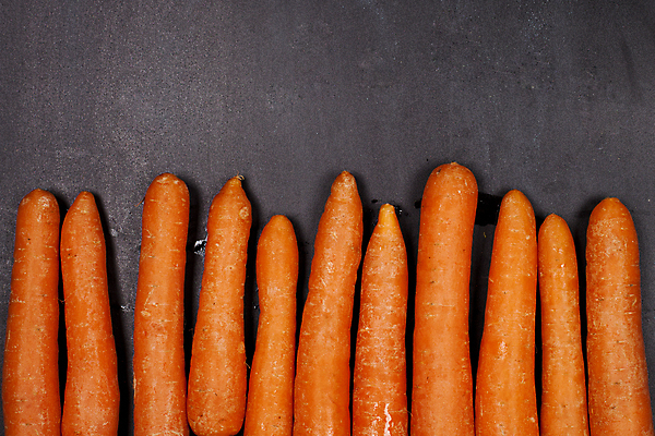 포토 JPG 해외이미지 검은배경 사람없음 당근 젖음 수분 카피스페이스 해외포토 백그라운드 뿌리채소 검은색 공백 파일형식 이미지허브