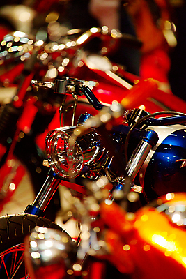 포토 JPG 해외이미지 여행 사람없음 금속 검은색 기계 운전 오토바이 바퀴 크루즈 순환 쇼 엔진 모터 철강 해외202004 해외포토 컬러 배_교통 모션 재질 바이크 파일형식 이미지허브