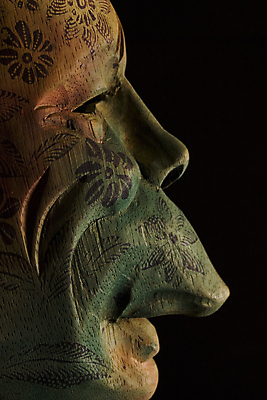 포토 JPG 해외이미지 얼굴 그림자 가면 사람없음 목재 옆모습 장식 검은색 코 부족 고립 해외202004 해외포토 나무 뷰포인트 컬러 컨셉 재료 신체부위 파일형식 이미지허브