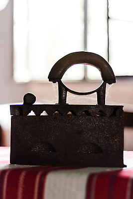 포토 JPG 해외이미지 전통 가정 주택 손잡이 사람없음 장식 갈색 금속 기계 장비 수확 골동품 공구 철 오브젝트 부식 복고 무거움 구식 옛날 철강 해외202004 해외포토 컬러 농업 재질 건물 도구 무게 파일형식 이미지허브