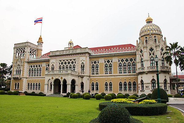 포토 JPG 해외이미지 디자인 외관 벽 조각 패턴 건축양식 창문 태국 표면 주택 미술 사람없음 건물 이탈리아 흰색 기둥 클래식 건축가 큼 목사 맨션 묘사 질감 대리석 조형 국회 내추럴 정부 판유리 스타일 해외202004 해외포토 직업 건축물 건축 유럽 아시아 컬러 컨셉 무늬 재료 유리 문화예술 크기 성직자 파일형식 이미지허브