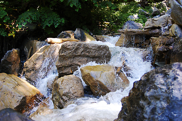 포토 JPG 해외이미지 나무 식물 호수 파도 자연 산 풍경 사람없음 물 강 컬러풀 산책 폭포 하이킹 흐름 가을 흰색 신선 소나무 개울 황무지 급류 떨어짐 숲 속도 알프스 내추럴 해외202004 해외포토 자연요소 계절 유럽 바다 컬러 컨셉 레저 휴식 생태계 파일형식 이미지허브