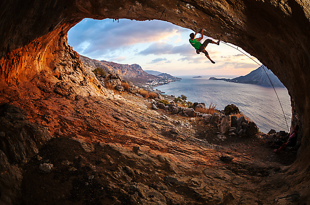 포토 JPG 해외이미지 주간 전신 구름 남자 밧줄 하늘 매달리기 한명 성인 야외 뒷모습 암벽 암벽등반 암벽등반가 성인남자한명만 해외202004 해외포토 자연요소 1 줄 뷰포인트 모션 사람 등산 남자한명만 성인남자만 파일형식 이미지허브