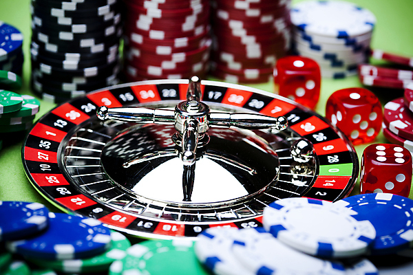 포토 JPG 해외이미지 실내 사람없음 쌓기 포커칩 도박 카지노 주사위 룰렛 겜블 초록배경 해외202004 해외포토 백그라운드 모션 내부 초록색 게임 포커 파일형식 이미지허브