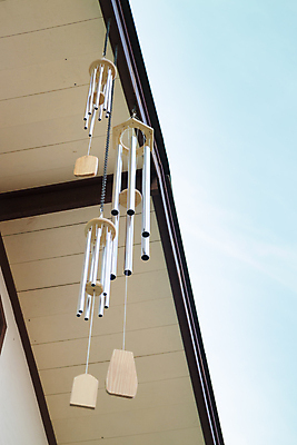 포토 JPG 해외이미지 전통 종교 문화 선 음악 파도 불교 건축양식 지붕 바람 휴식 주택 매달리기 동양인 사람없음 목재 평화 우주 금속 화목 소리 수확 골동품 종 기구 기도 반지 은색 심볼 명상 오브젝트 광택 뮤지컬 해외202004 해외포토 자연요소 나무 건축 바다 컬러 컨셉 농업 재료 장신구 모션 재질 날씨 문화예술 인종 건물 파일형식 이미지허브