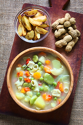 포토 JPG 해외이미지 식물 전통 접시 음식 채소 콩 감자 파스타 육류 옥수수 요리 사람없음 목재 세로 빛 식사 치킨 미국 당근 튀김 흰색 시골 사발 맥박 수프 완두콩 땅콩 슛 머리위 후추 버터 남쪽 내추럴 땅바닥 볼리비아 해외202004 해외포토 나무 식기 컬러 북아메리카 식재료 재료 의학 곡류 바닥 뿌리채소 서양음식 아메리카 견과류 사기그릇 방향 향신료 닭고기요리 파일형식 이미지허브