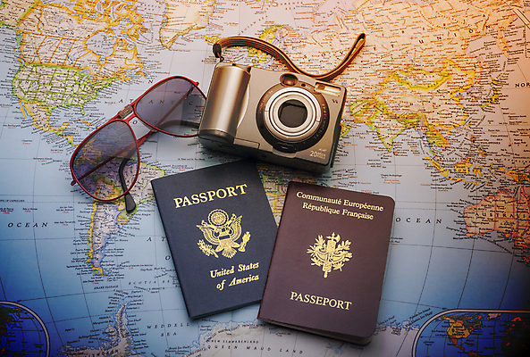 포토 JPG 해외이미지 여행 지도 돈 휴가 사람없음 선글라스 여행객 카메라 문서 여권 신분 엽서 패키지 비자 신분증 세관 해외202004 해외포토 안경 사람 전자제품 재산 편지 증명서 파일형식 관세청 이미지허브