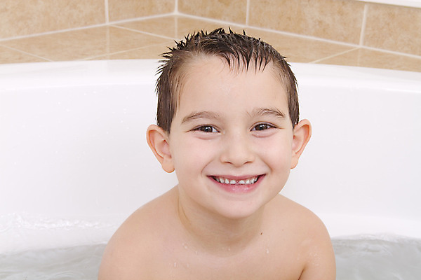 포토 JPG 해외이미지 백인 라이프스타일 응시 행복 얼굴 어린이 장난 건강 한명 미소 웃음 사람 소년 수건 목욕 기쁨 흰색 표현 가운 싱글 긍정 돌봄 위생관리 해외202004 해외포토 서양인 1 시선 옷 남자 감정 컬러 컨셉 모션 표정 관리 생활 신체부위 위생용품 청결 파일형식 이미지허브