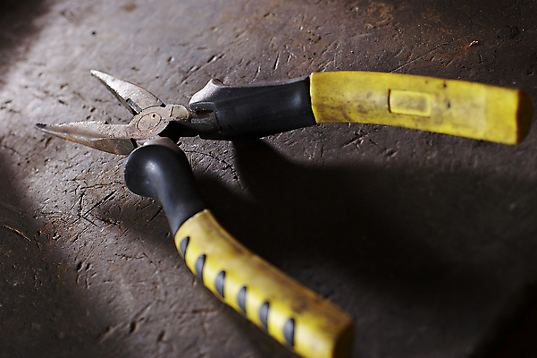포토 JPG 해외이미지 집게 사람없음 크래커 금속 공구 업무 오픈 작업실 균열 수리 닫기 오브젝트 부식 잠금 언론 펜치 정비공 조절 유지 솜씨 옛날 조이기 철강 해외202004 해외포토 모션 재질 쿠키 도구 작업 기술자 보안 파일형식 이미지허브