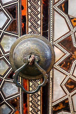 포토 JPG 해외이미지 모양 전통 디자인 문화 여행 백그라운드 패턴 건축양식 벽지 엄마 이스탄불 미술 동양인 사람없음 내부 건물 목재 장식 숫자 문 궁전 골동품 업무 클래식 우아함 판화 동쪽 칠면조 수공예 제국 하렘 해외202004 튀르키예 해외포토 나무 문자 건축물 건축 아시아 컨셉 고건축 무늬 재료 가족 조류 문화예술 인종 작업 공예 방향 파일형식 이미지허브