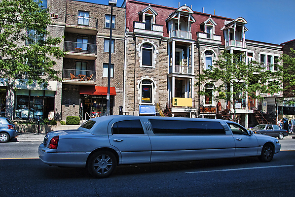 포토 JPG 해외이미지 나무 구름 하늘 호텔 지붕 거리 사람없음 도시풍경 성 역사 명승지 해외202004 해외포토 자연요소 식물 건축물 숙소 풍경 도시 파일형식 이미지허브