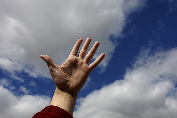 포토 JPG 해외이미지 구름 손 컨셉 신체 손가락 하늘 추상 손바닥 사람 성인 사람없음 파란색 청춘 평화 믿음 희망 힘 꿈 터치 탐험 흰색 기도 영혼 좌절 대표 질문 사인 검색 주기 팔 신앙심 지원 특별함 패기 헬프 필요 해외202004 해외포토 자연요소 감정 컬러 무늬 모션 신체부위 도움 자신감 파일형식 이미지허브