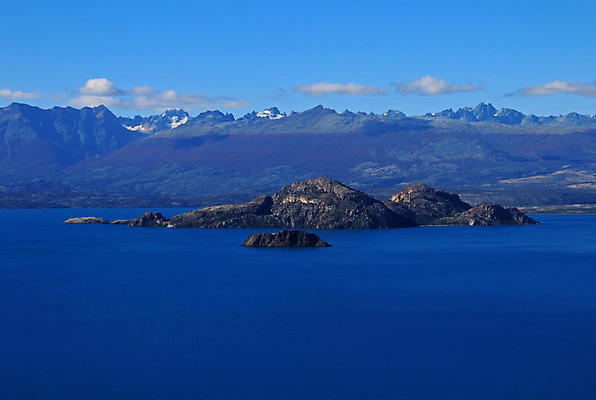 포토 JPG 해외이미지 공원 호수 섬 여행 자연 하늘 표면 산 풍경 사람없음 야외 초록색 물 파란색 컬러풀 반사 평화 미국 보트 고속도로 고독 언덕 빙하 네비게이션 칠레 남쪽 7 고립 전국 터키석 혼자 해외202004 해외포토 자연요소 공공시설 감정 도로 컬러 컨셉 북아메리카 배_교통 숫자 남아메리카 보석 방향 생태계 파일형식 이미지허브