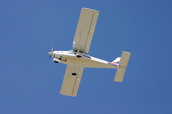 포토 JPG 해외이미지 여행 날개 하늘 바닥 비행기 사람없음 파란색 빛 작음 항공 이륙 대패 해외202004 해외포토 컬러 항공교통 대중교통 크기 파일형식 이미지허브