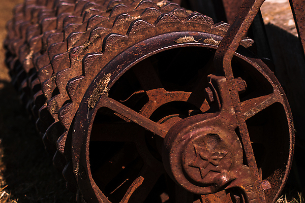 포토 JPG 해외이미지 산업 백그라운드 패턴 농업 추상 사람없음 야외 빨간색 농장 갈색 환경 금속 기계 장비 수확 공구 시골 바퀴 버리기 묘사 부식 질감 롤러 무거움 기어 실린더 옛날 철강 해외202004 해외포토 컬러 무늬 모션 재질 도구 무게 파일형식 이미지허브