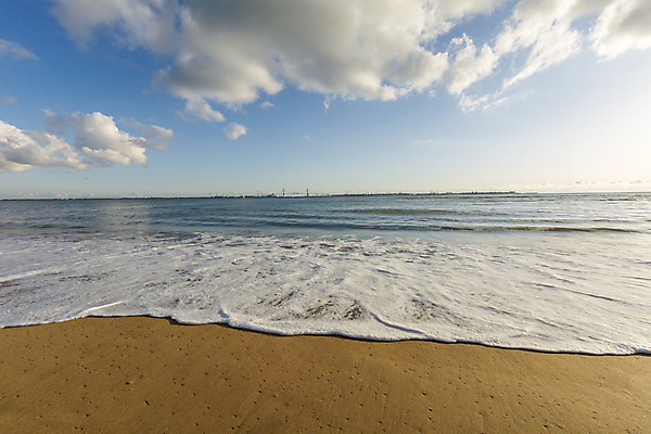 포토 JPG 해외이미지 구름 모래 파도 바다 여행 백그라운드 자연 하늘 휴가 휴식 풍경 해변 사람없음 야외 물 모래사장 햇빛 태양 평화 맑음 침묵 거품 만 내추럴 이국적 수평선 해외202004 해외포토 자연요소 컨셉 날씨 소리 생태계 파일형식 이미지허브