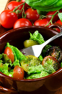 포토 JPG 해외이미지 접시 문화 음식 백그라운드 잎 다이어트 토마토 채소 부분 양파 오이 건강 요리 사람없음 목재 빨간색 초록색 컬러풀 주방 식당 식사 저녁식사 이탈리아 샐러드 시골 신선 사발 상품 상추 먹기 베이컨 내추럴 점심식사 무생채 생식 채식주의자 해외202004 해외포토 나무 식물 식기 유럽 컬러 재료 모션 돼지고기 상점 사기그릇 채식 파일형식 이미지허브