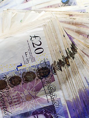 포토 JPG 해외이미지 지폐 돈 영국 사람없음 큼 보따리 파운드 뭉치 해외202004 해외포토 유럽 재산 크기 파일형식 이미지허브