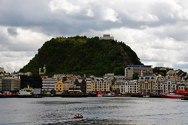 포토 JPG 해외이미지 유럽 바다 산 노르웨이 사람없음 항구 맑음 도시 보트 북쪽 포트 타운 스칸디나비아 해외202004 해외포토 나라 배_교통 교통시설 날씨 방향 파일형식 이미지허브