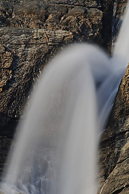 포토 JPG 해외이미지 사람없음 물 폭포 흐름 물방울 개울 떨어짐 자르기 부식 침식 중력 해외202004 해외포토 자연요소 컨셉 모션 자연 강 파일형식 이미지허브
