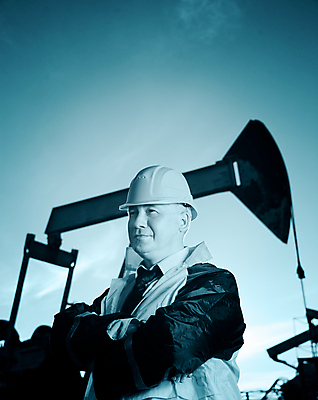 포토 JPG 해외이미지 백인 직업 남자 실루엣 산업 유니폼 비즈니스 노동자 한명 안전 사람 야외 파란색 힘 장비 에너지 도움 엔지니어 석유 헬멧 발굴 경영자 러시아 화석 연료 가스 감독관 단상 세대 펌프 유지 시베리아 조작 조종장치 해외202004 해외포토 서양인 1 옷 유럽 컬러 컨셉 촬영기법 기술자 보호장비 리더 파일형식 이미지허브